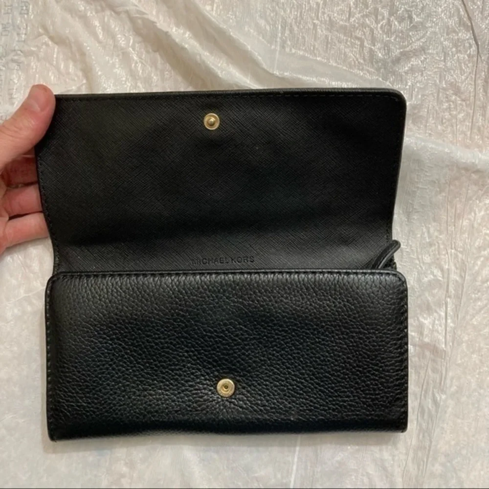 Michael kors black leather logo wallet